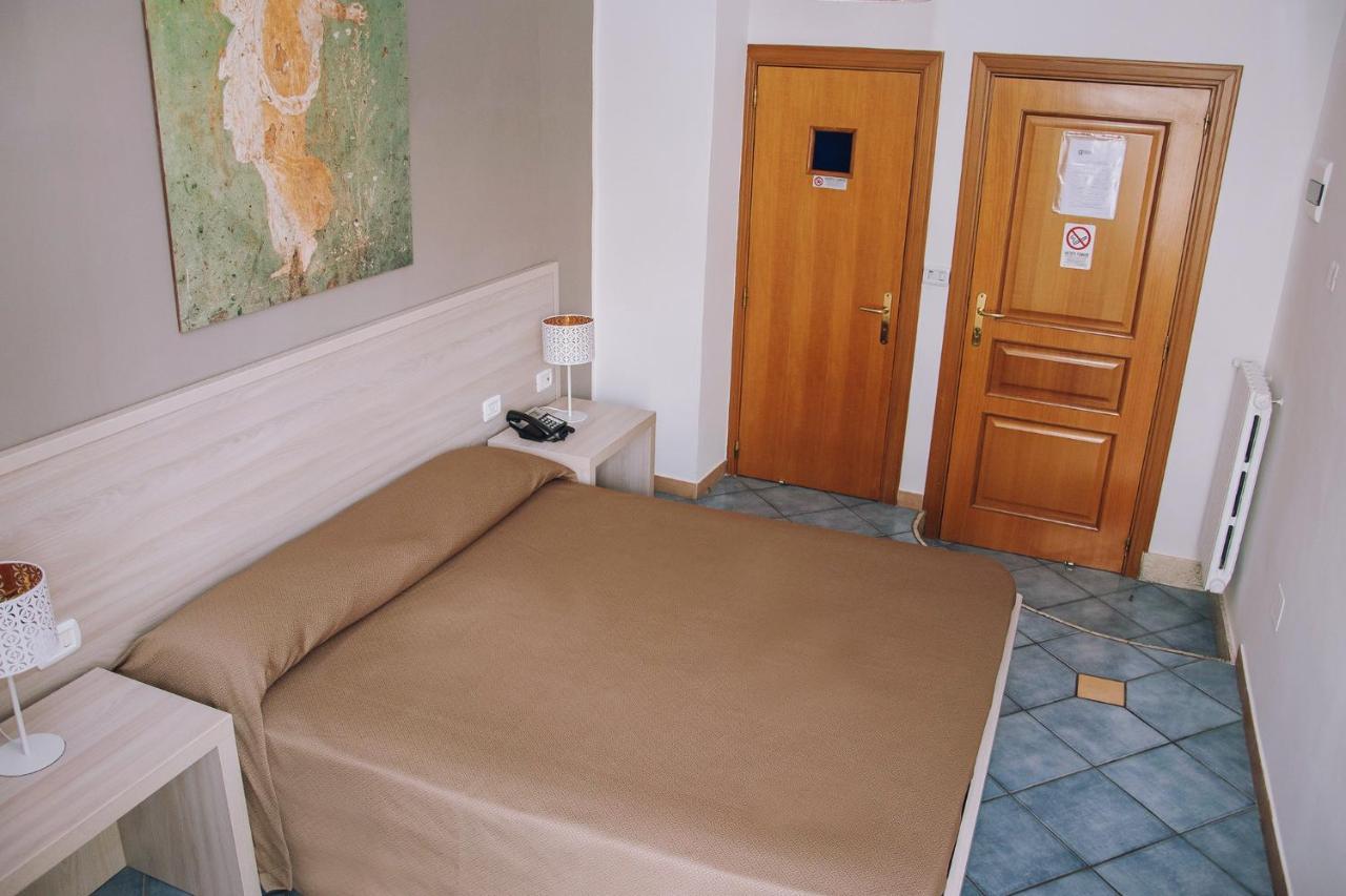 Hotel Piccolo Sogno ปอมเปอี ภายนอก รูปภาพ