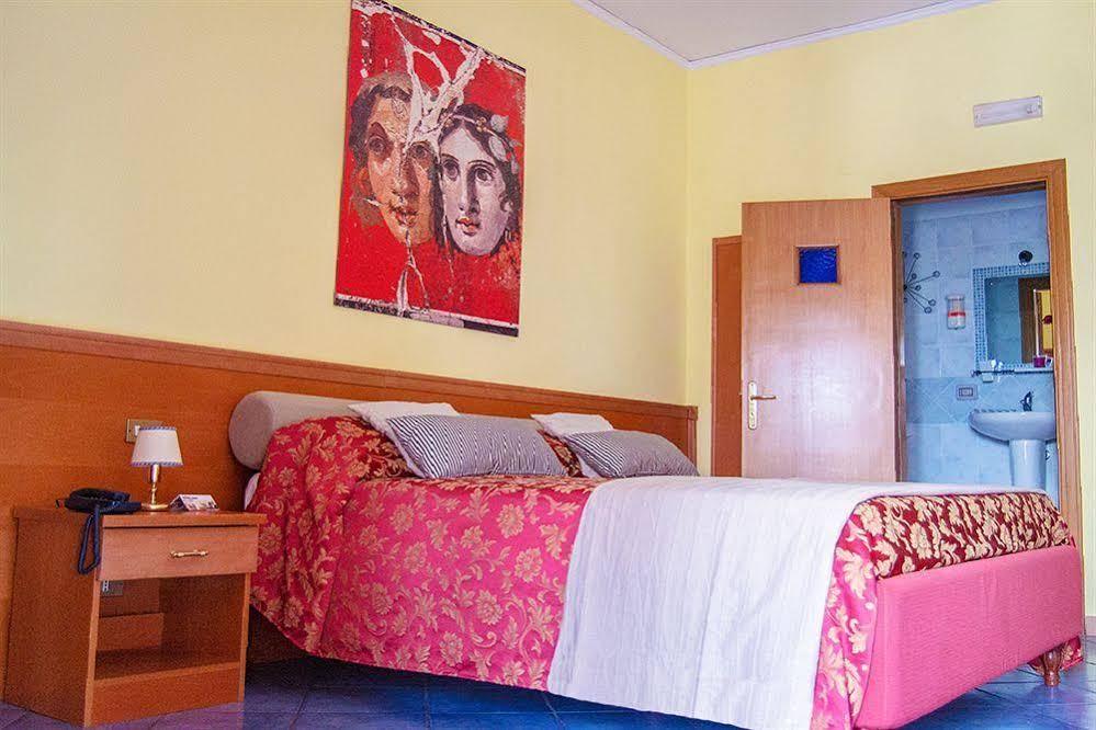 Hotel Piccolo Sogno ปอมเปอี ภายนอก รูปภาพ