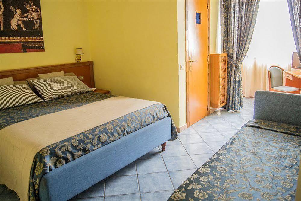 Hotel Piccolo Sogno ปอมเปอี ภายนอก รูปภาพ